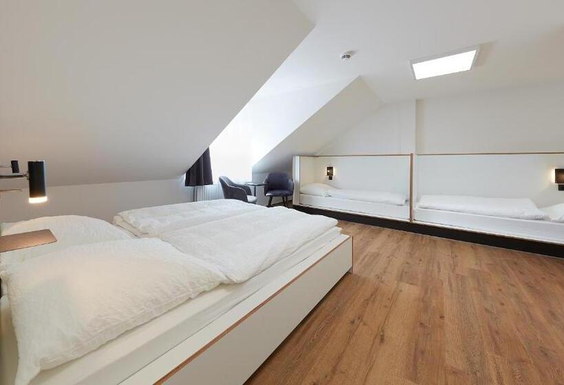 Четырехместный Номер Стандарт, The Bunk Hostel