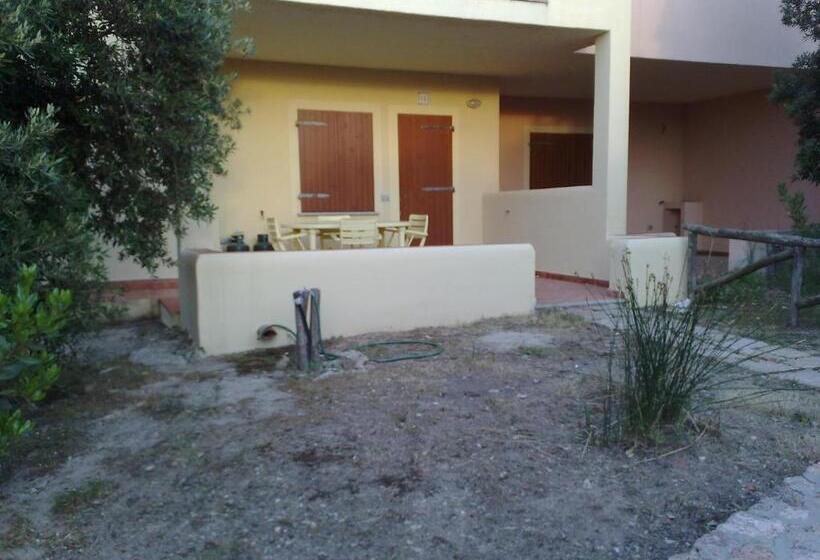 Апартаменты 1 Спальня Нижний Этаж, Villaggio Rena 2000