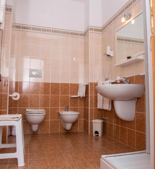 غرفة كومفورت ثلاثية, Villa Fenice Bed & Breakfast
