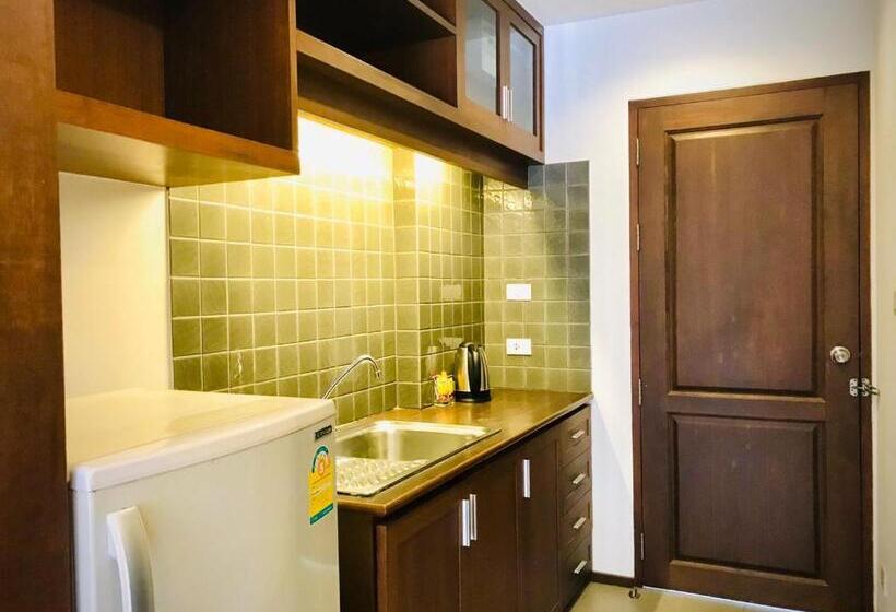 Номер Стандарт, Baan Khun Nine