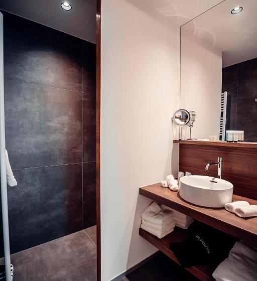 Family Suite, Casino
