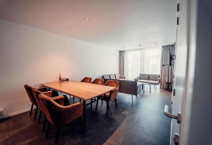 Family Suite, Casino