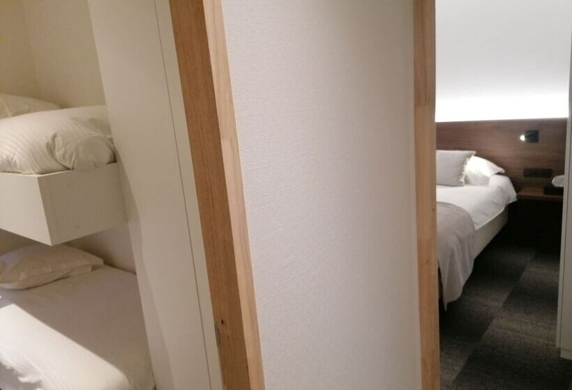 Family Suite, Casino