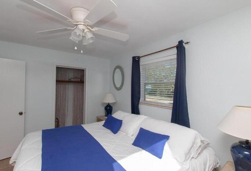 Люкс, Sunset Cove Beach Resort