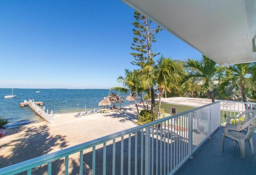 Люкс, Sunset Cove Beach Resort