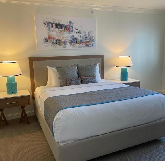 キングサイズベッドのスイートルーム, The Atlantic Hotel & Spa Condo