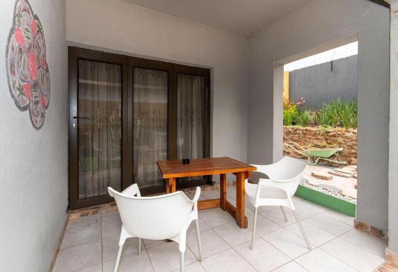 Family Suite, Woodpeckers Guest House