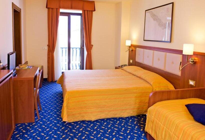 Семейный Номер, Lake Hotel Benaco