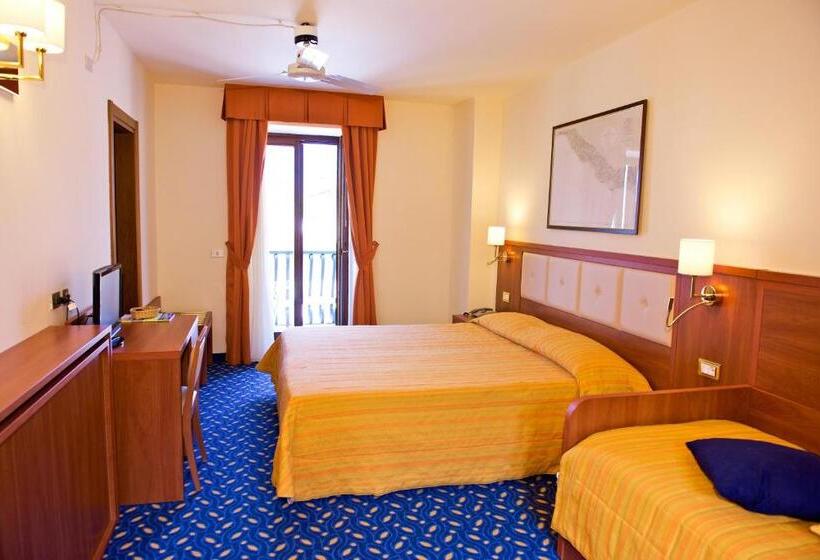 Семейный Номер, Lake Hotel Benaco