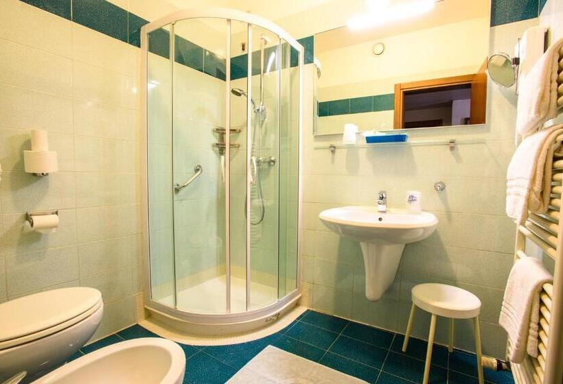 Номер Стандарт Трехместный, Lake Hotel Benaco