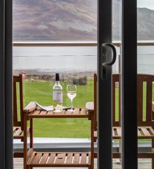 Номер Superior, Lamlash Bay