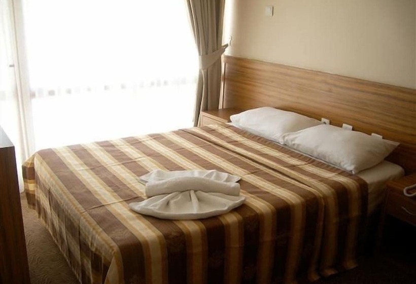 اتاق استاندارد, Lara Kapris