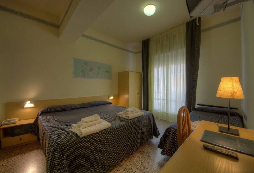Quarto Triplo Estandar, Savoia