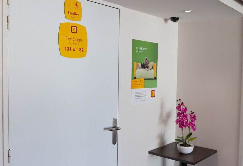 Номер Стандарт, The Originals Access, Hôtel Bordeaux Lac