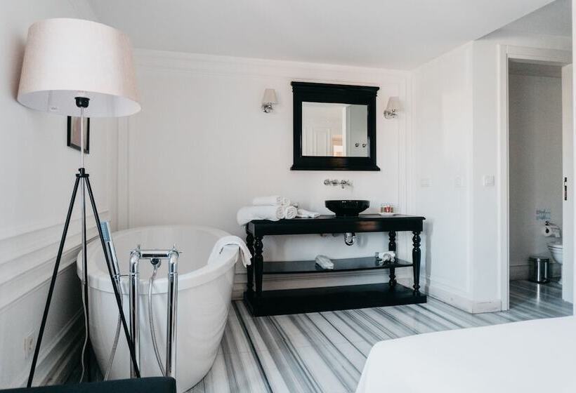 Люкс Сеньор, Vintage Hotel Alacati