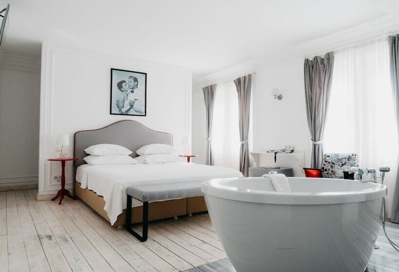 Люкс Сеньор, Vintage Hotel Alacati