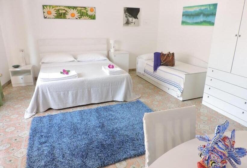 Трехместный Номер Стандарт с Балконом, B&b Il Muro Vecchio