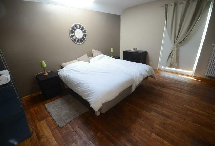 패밀리 룸, B&b La Raveline