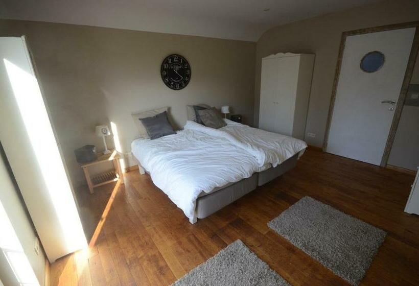 Семейный Номер, B&b La Raveline
