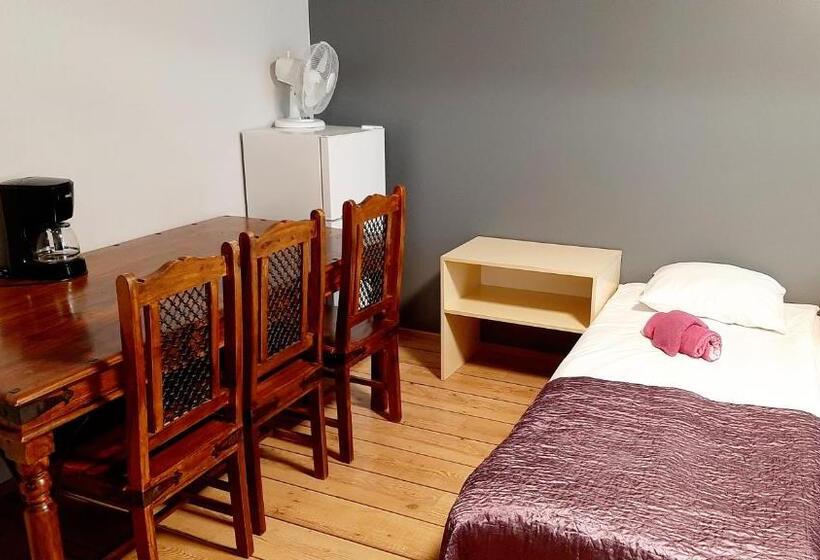 Трехместный Номер Стандарт Совместная Ванная, Center Hostel Kaatrahovi