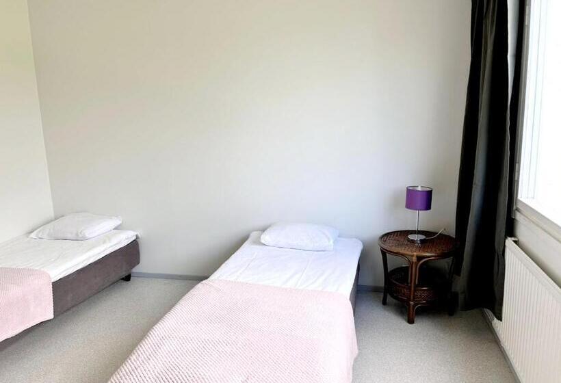 Апартаменты 1 Спальня с Балконом, Center Hostel Kaatrahovi