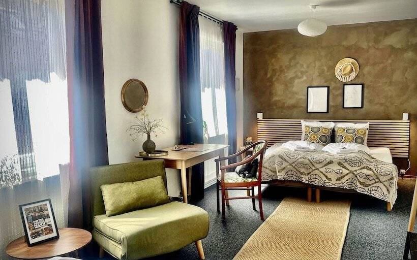 Quarto Familiar, Gammel Havn