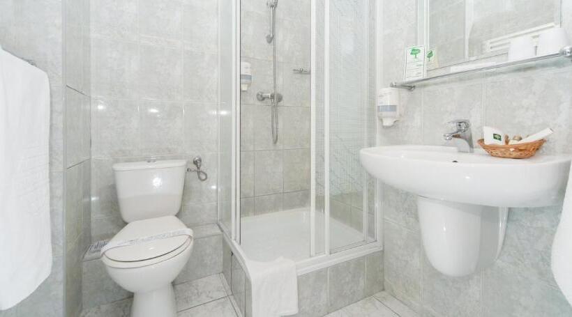 اتاق استاندارد سه نفره, Gromada Radom Centrum