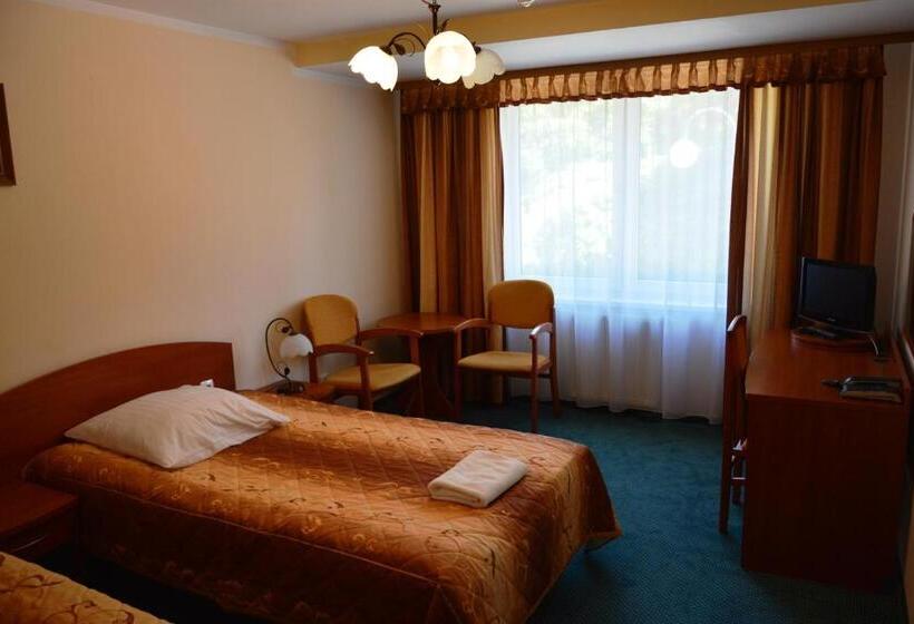 Quarto Triplo Estandar, Willa Wolność
