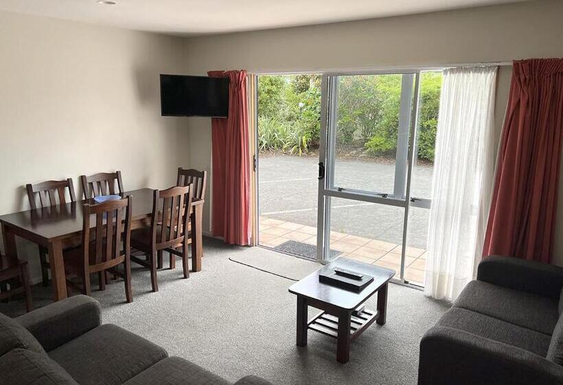 Апартаменты 2 Спальни, Jade Court Motel