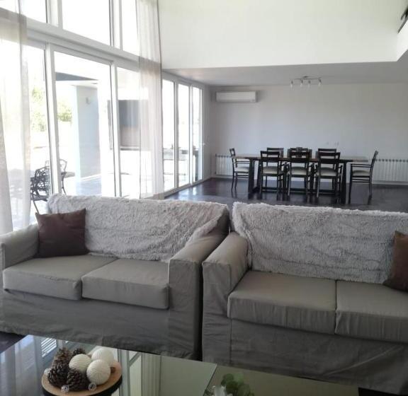 غرفة قياسية, Suites Del Champaqui