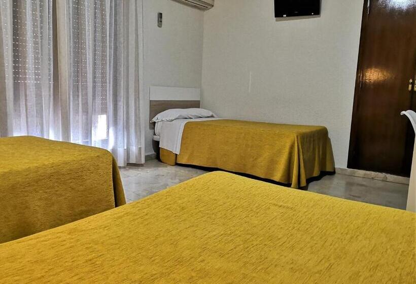 标准三人间, Hostal Madrid I