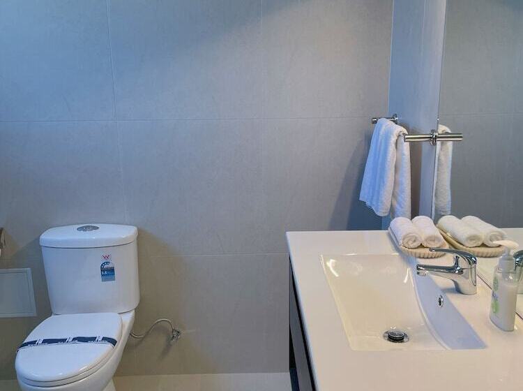 デラックススタジオ, Royal Park Lodge