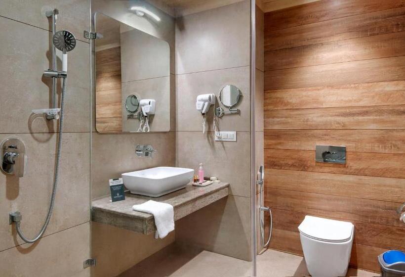 발코니 디럭스 룸, The Orchard Greens Resort   A Centrally Heated Property
