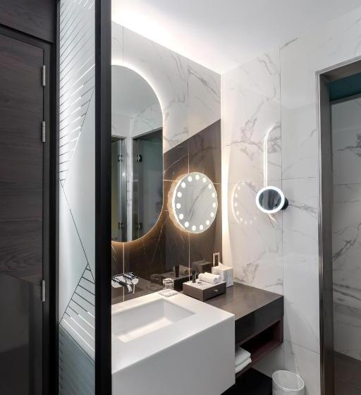 Номер Стандарт, Hyatt Centric Jumeirah Dubai