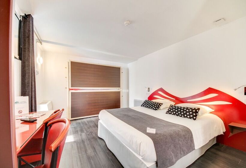 패밀리 룸, Brit Hotel Porte D Espagne