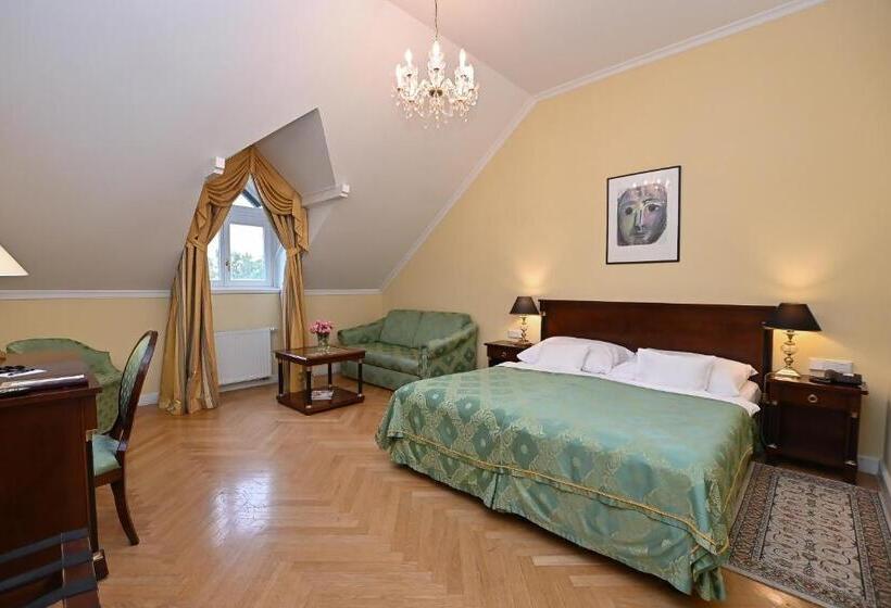 Номер Стандарт, Castle Hotel Grof Degenfeld Superior