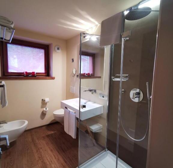 اتاق لوکس, Chalet Eden Eco Hotel, Restaurant & Wellness