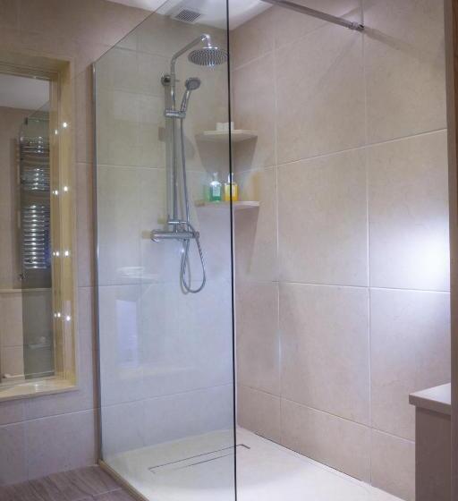 Номер Стандарт, Four Seasons Hotel & Leisure Club