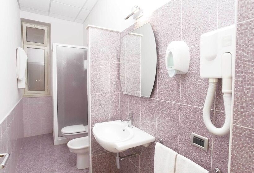 اتاق استاندارد سه نفره, Albergo Maccotta