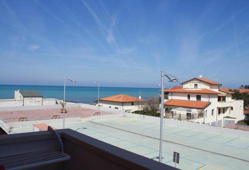 חדר לארבעה סטנדרטי עם מרפסת, Del Sole