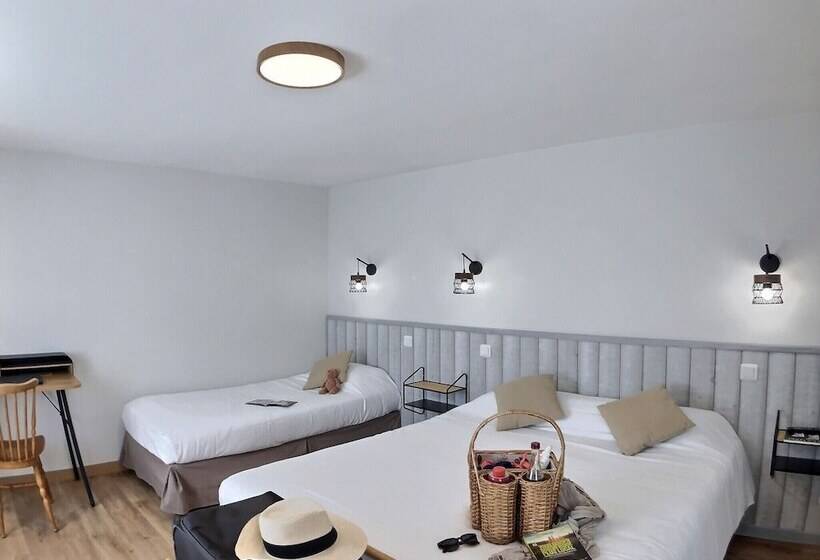 Трехместный Номер Стандарт Interior, Logis Hôtel Du Cygne