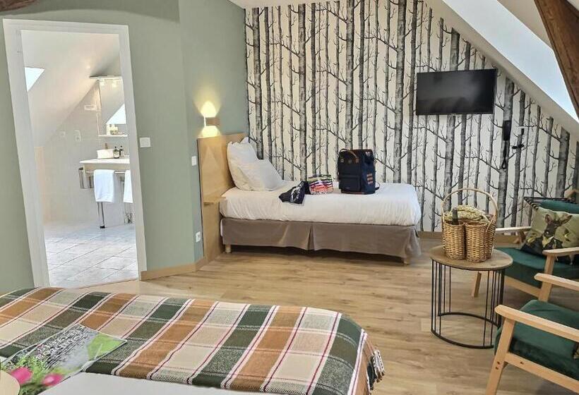 غرفة قياسية ثلاثية, Logis Hôtel Du Cygne