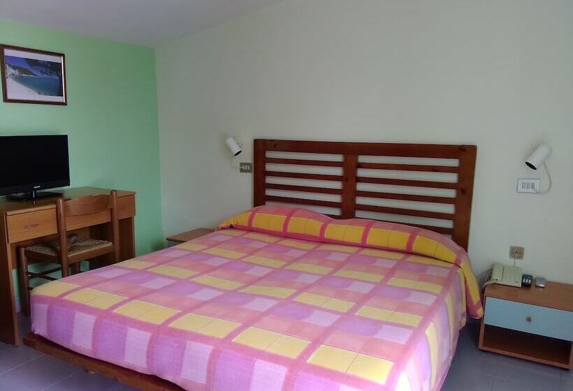 Habitación Estándar Vista Jardín, Vela Velo Club Vieste