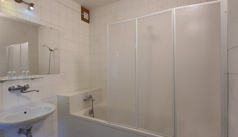 Quarto Economy, Tm Travel