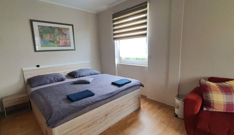 Quarto Economy, Tm Travel