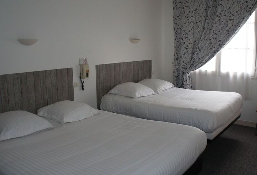 Четырехместный Номер Стандарт, Hôtel Le Petit Billot