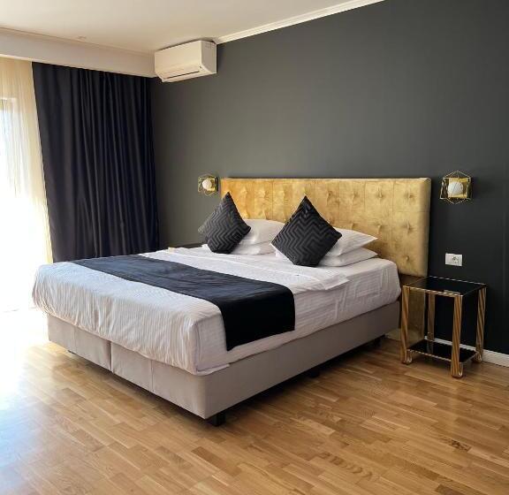 اتاق لوکس با بالکن, Krystal Boutique Mansion