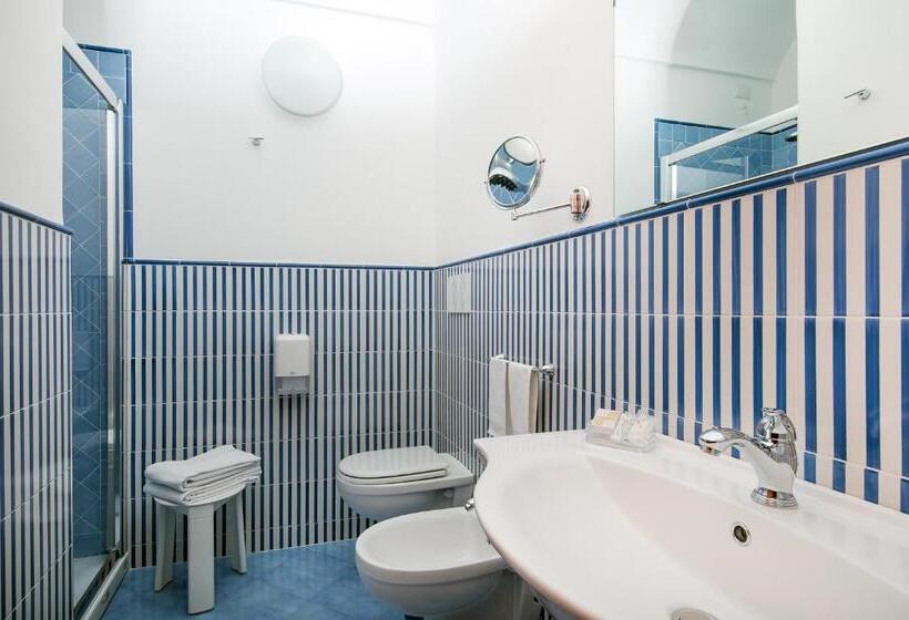 Standard Triple Room with Terrace, Pupetto