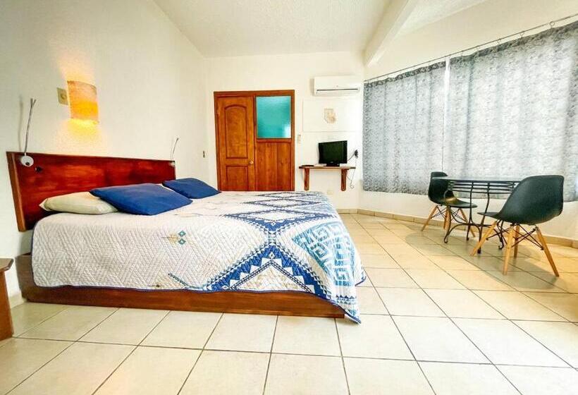 Quarto Estandar Cama King, Allende