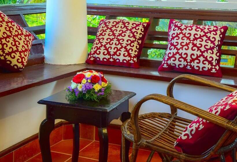 带阳台的豪华间, Kumarakom Tharavadu   A Heritage Hotel, Kumarakom